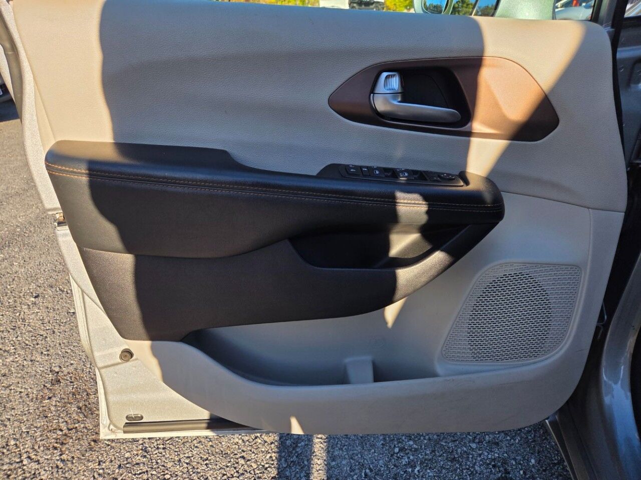 2017 Chrysler Pacifica Touring-L Charlton MA