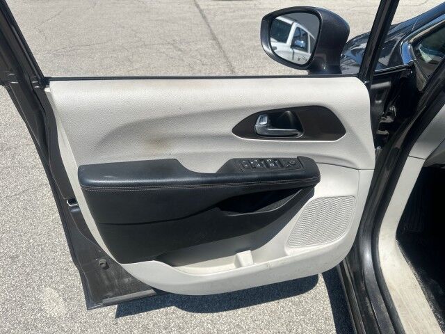 2017 Chrysler Pacifica Touring-L Cleveland OH