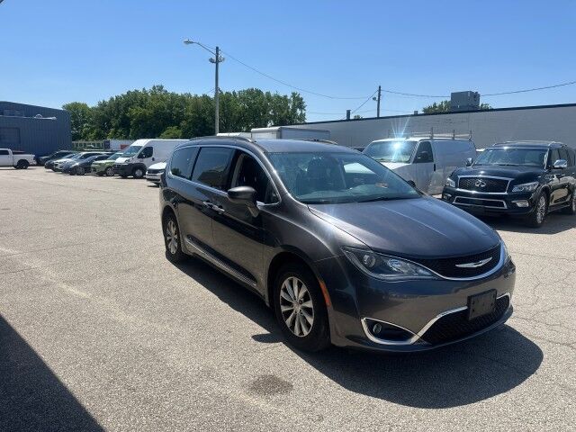 2017 Chrysler Pacifica Touring-L Cleveland OH