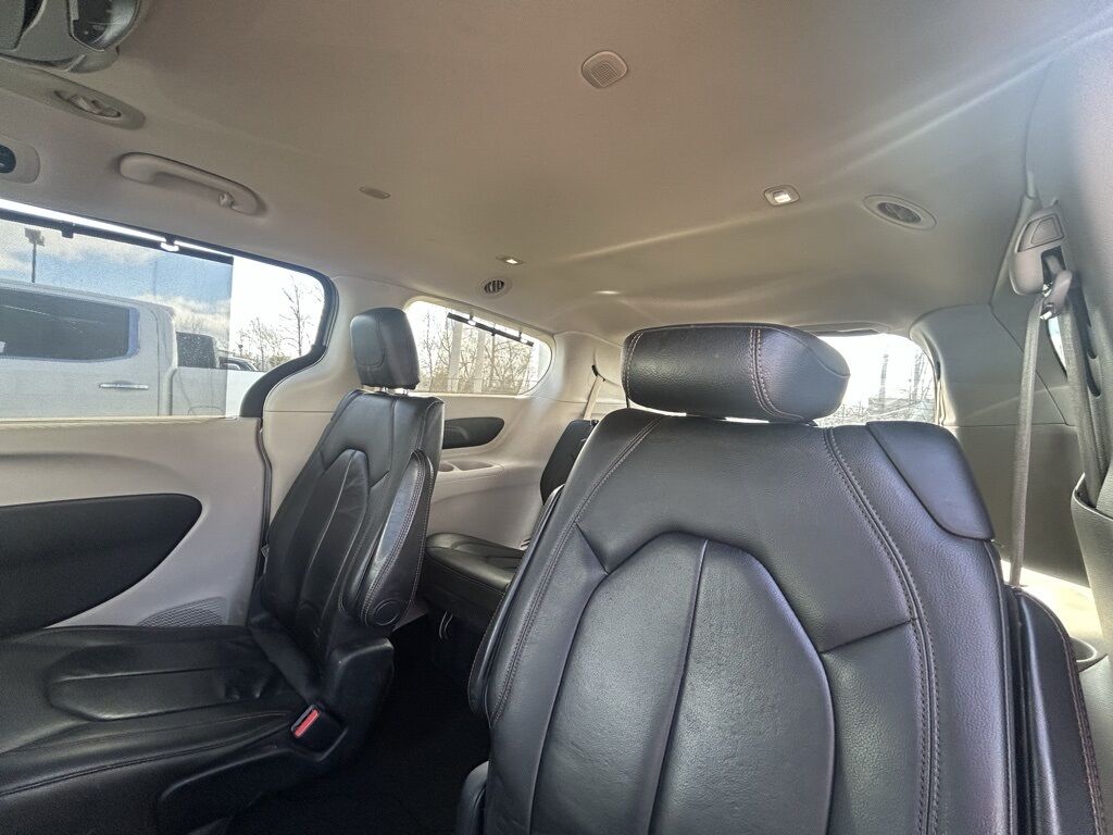 2017 Chrysler Pacifica Touring L Crestwood KY