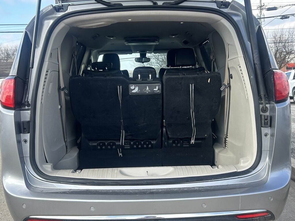 2017 Chrysler Pacifica Touring L Crestwood KY