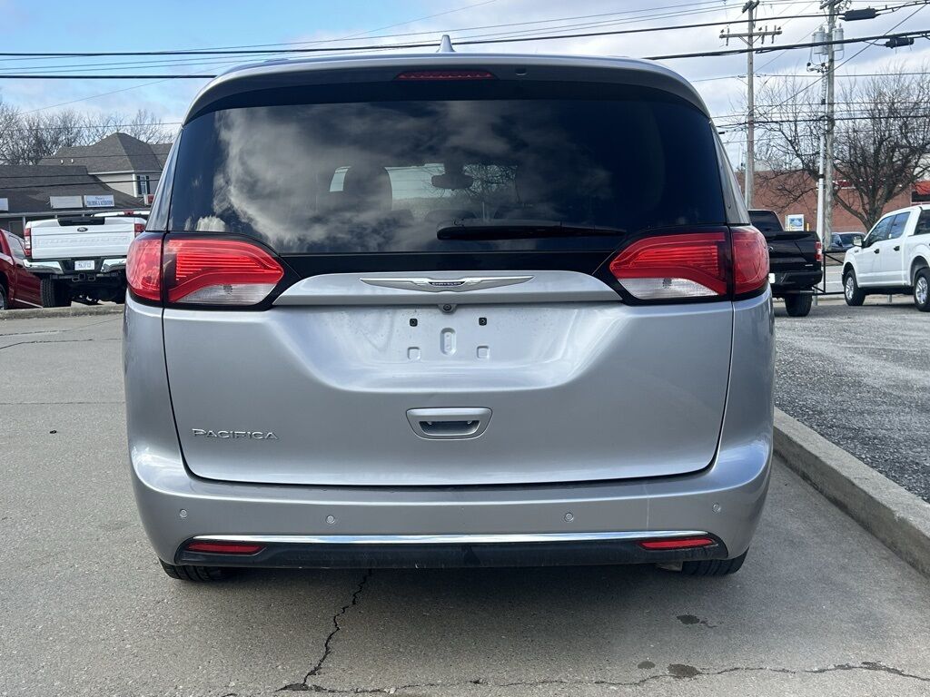 2017 Chrysler Pacifica Touring L Crestwood KY