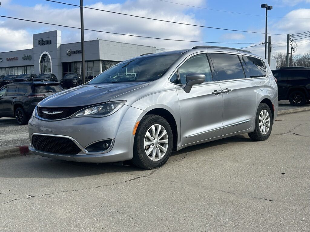2017 Chrysler Pacifica Touring L Crestwood KY