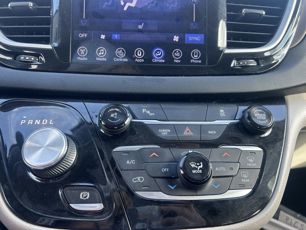 2017 Chrysler Pacifica Touring L Crestwood KY