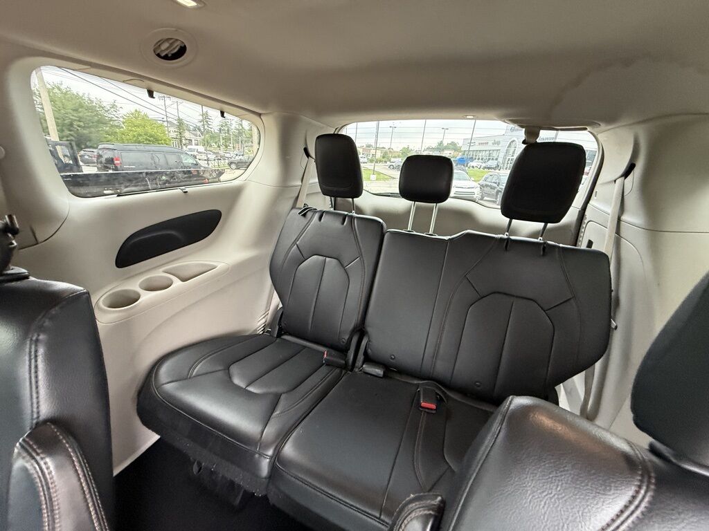 2017 Chrysler Pacifica Touring L Crestwood KY