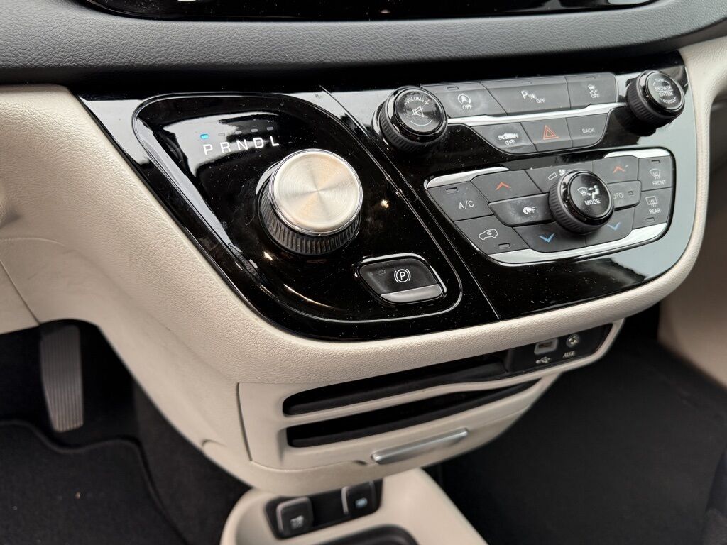 2017 Chrysler Pacifica Touring L Crestwood KY
