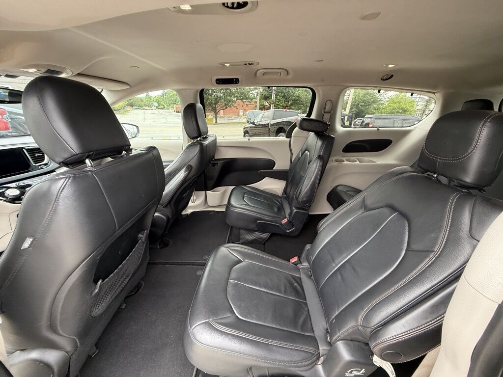 2017 Chrysler Pacifica Touring L Crestwood KY