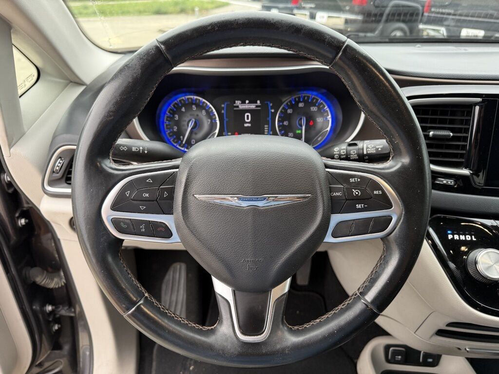 2017 Chrysler Pacifica Touring L Crestwood KY