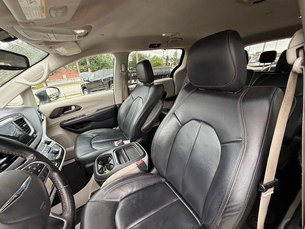 2017 Chrysler Pacifica Touring L Crestwood KY