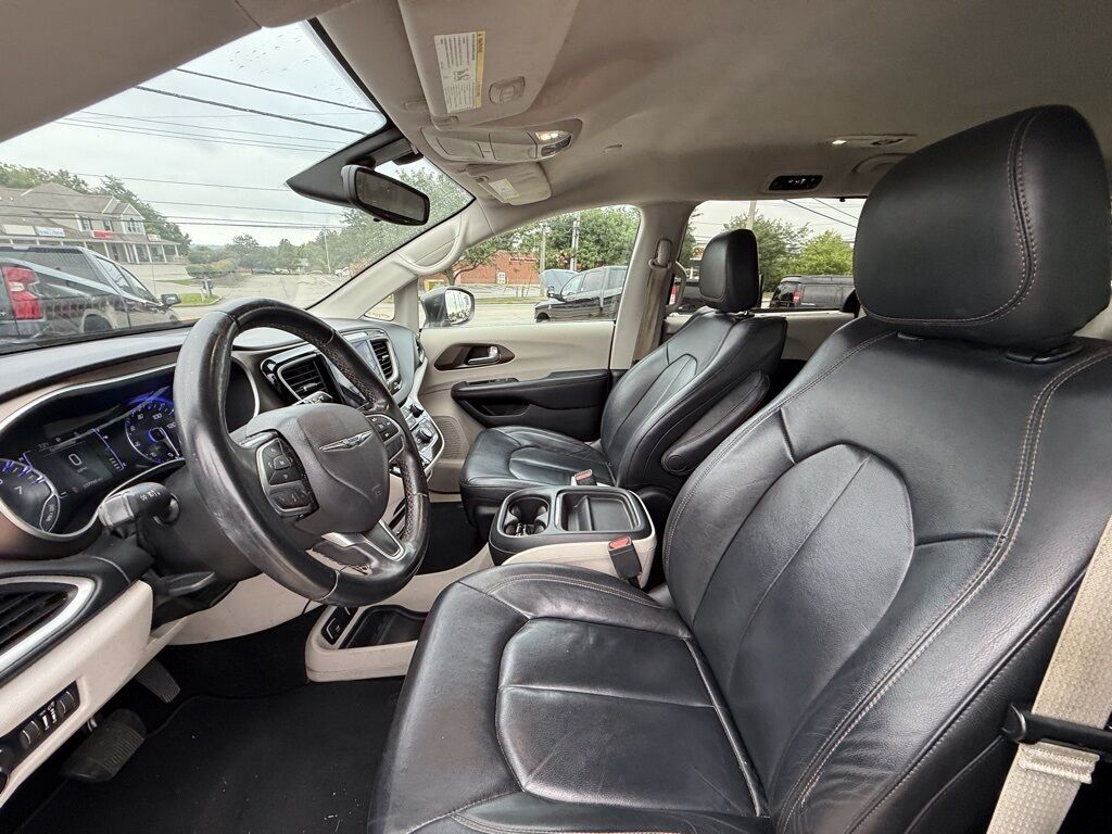 2017 Chrysler Pacifica Touring L Crestwood KY