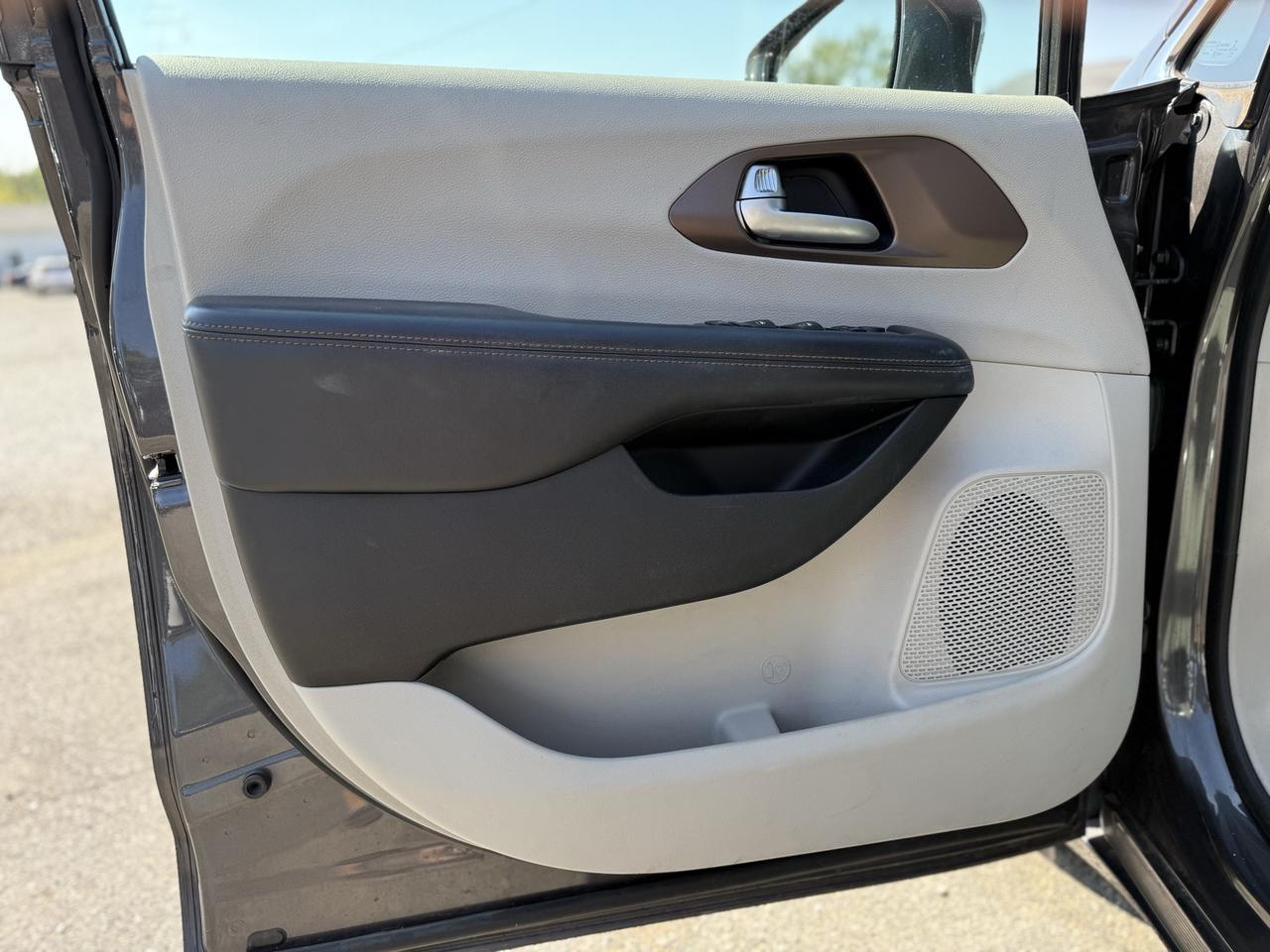 2017 Chrysler Pacifica Touring L Crestwood KY