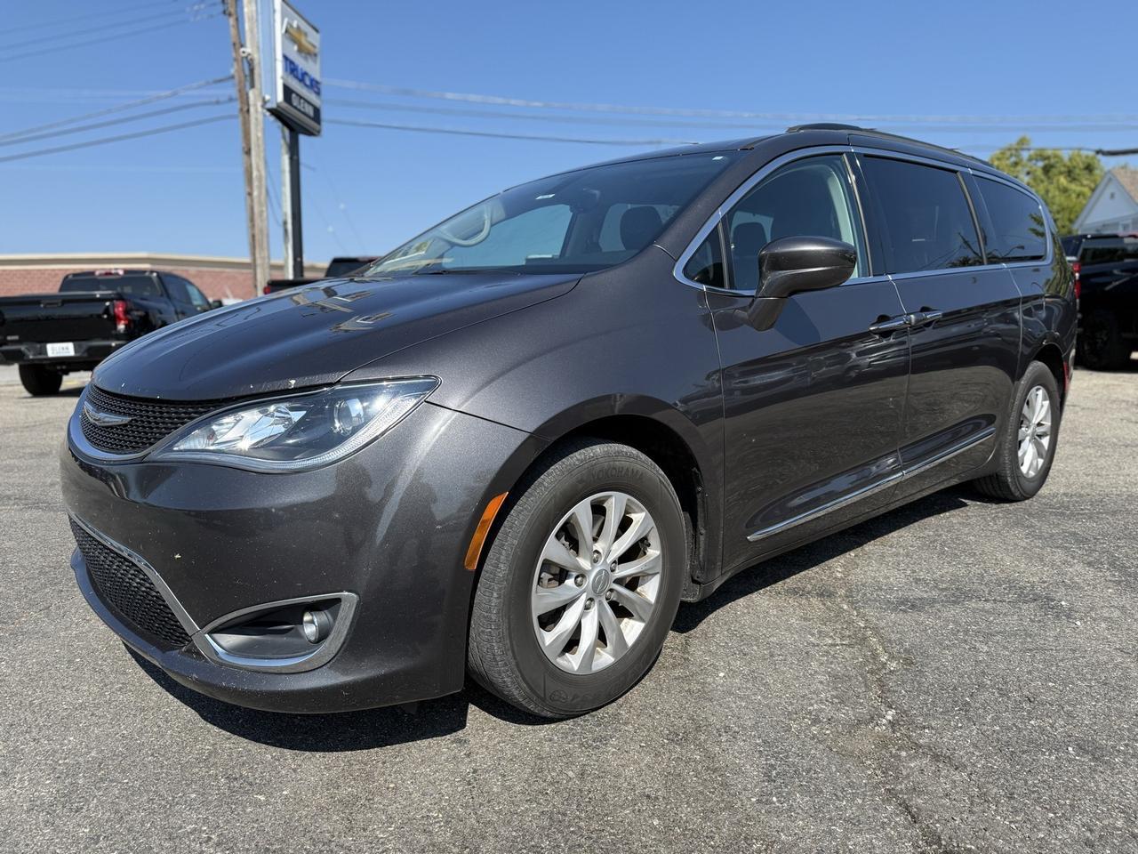 2017 Chrysler Pacifica Touring L Crestwood KY