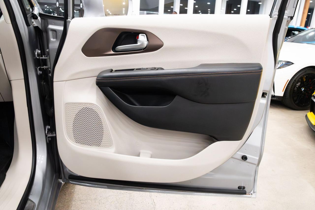 2017 Chrysler Pacifica Touring L Gladstone OR