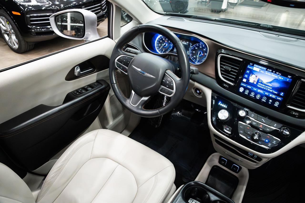 2017 Chrysler Pacifica Touring L Gladstone OR