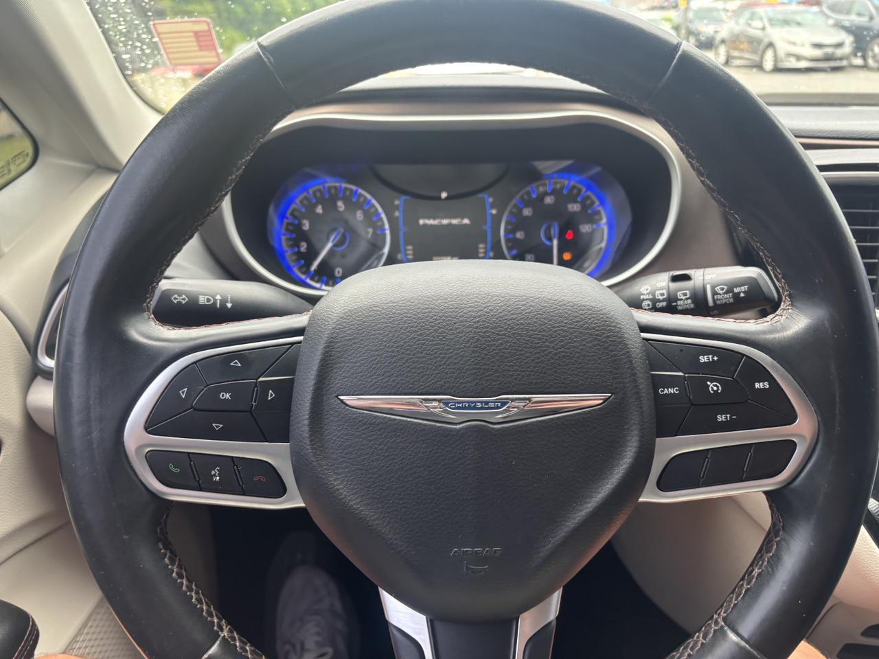 2017 Chrysler Pacifica Touring-L Minivan 4D