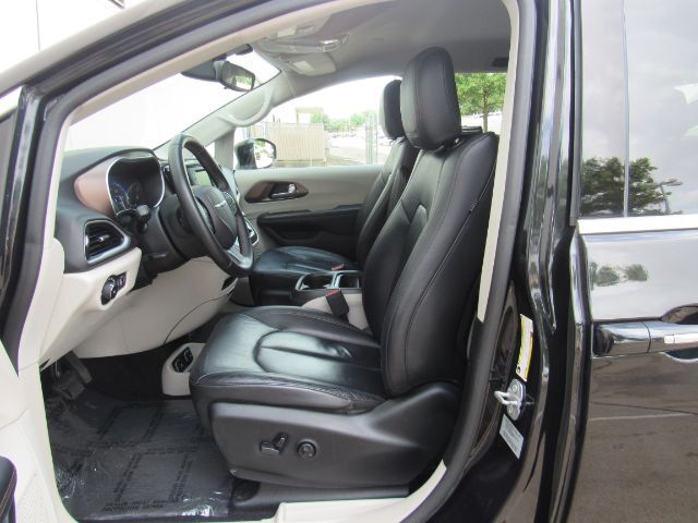 2017 Chrysler Pacifica Touring-L Plano TX