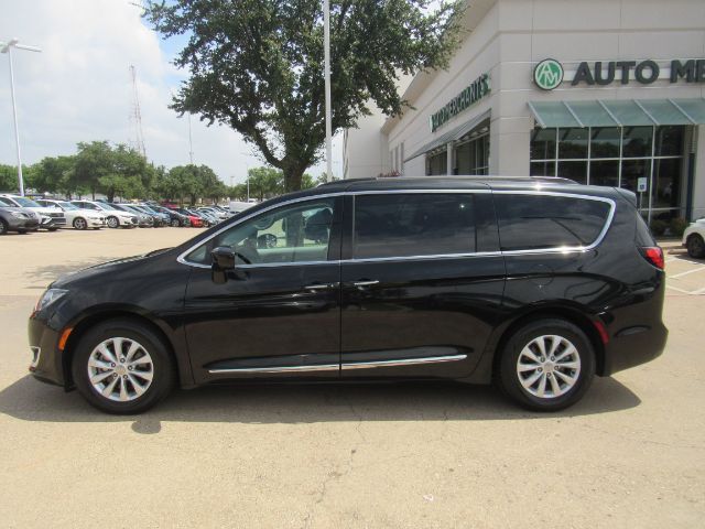 2017 Chrysler Pacifica Touring-L Plano TX