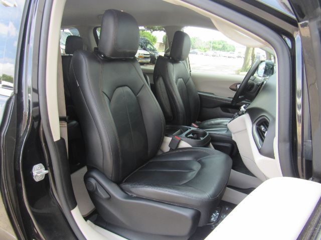 2017 Chrysler Pacifica Touring-L Plano TX