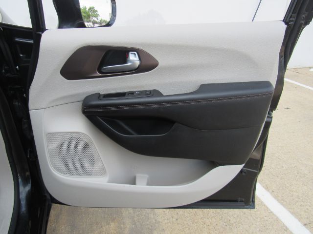 2017 Chrysler Pacifica Touring-L Plano TX