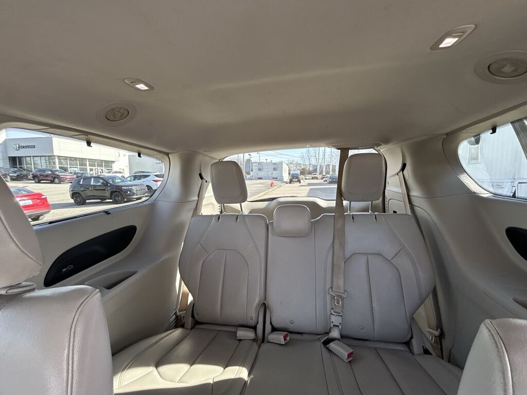 2017 Chrysler Pacifica Touring L Plus Crestwood KY