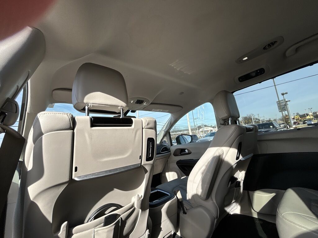 2017 Chrysler Pacifica Touring L Plus Crestwood KY