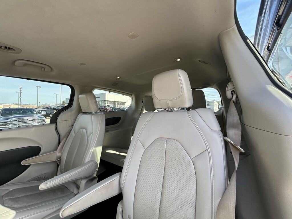 2017 Chrysler Pacifica Touring L Plus Crestwood KY