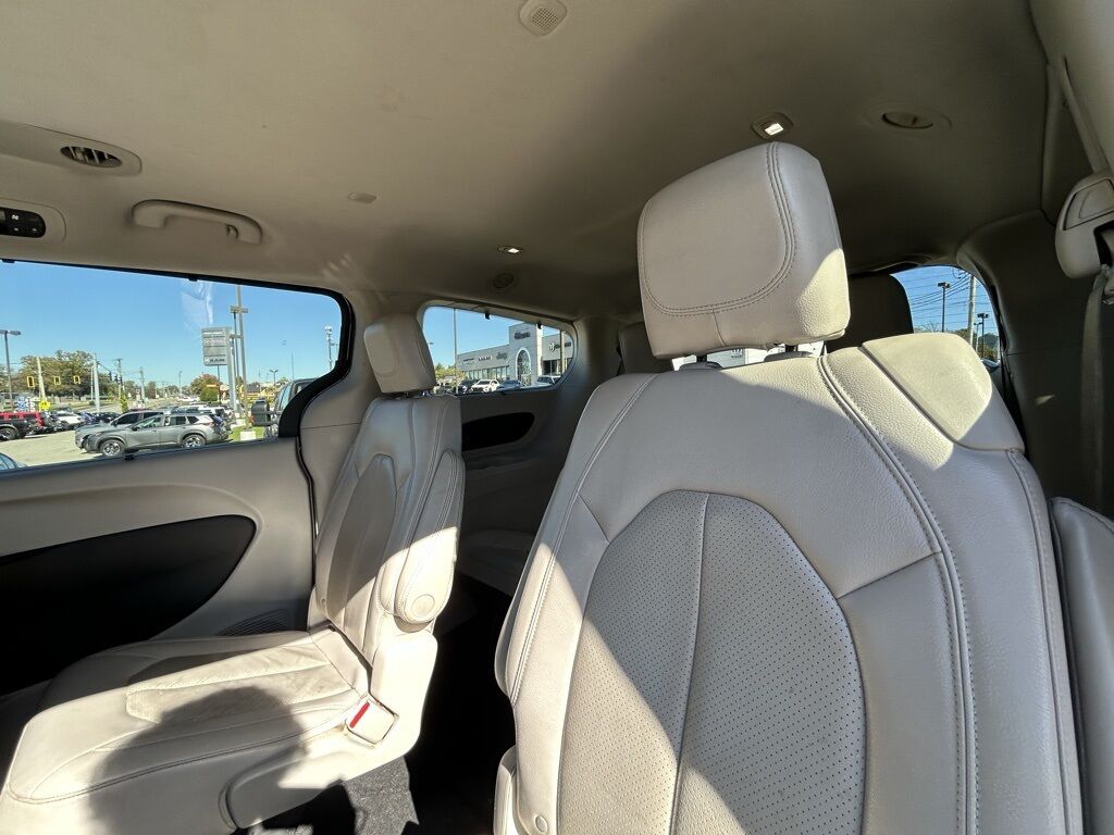 2017 Chrysler Pacifica Touring L Plus Crestwood KY