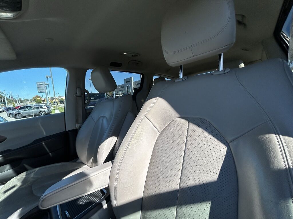 2017 Chrysler Pacifica Touring L Plus Crestwood KY