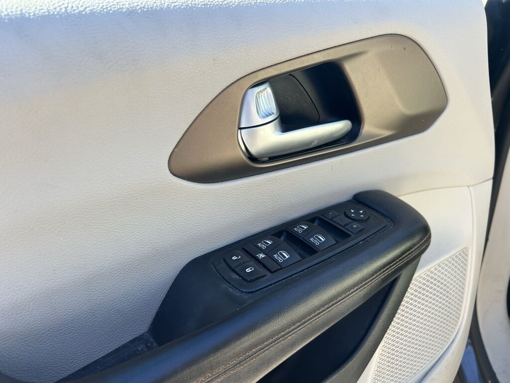 2017 Chrysler Pacifica Touring L Plus Crestwood KY