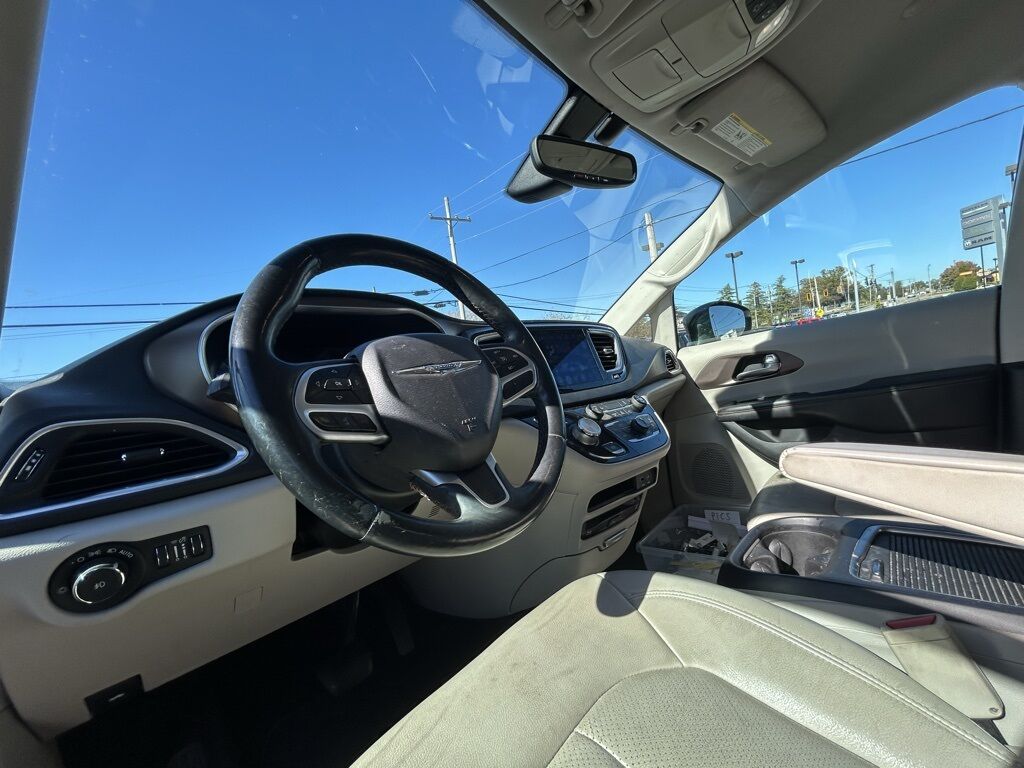 2017 Chrysler Pacifica Touring L Plus Crestwood KY