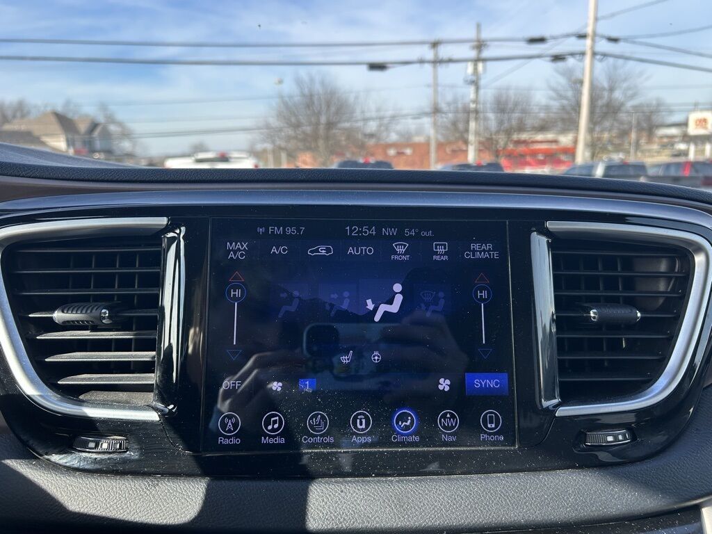 2017 Chrysler Pacifica Touring L Plus Crestwood KY