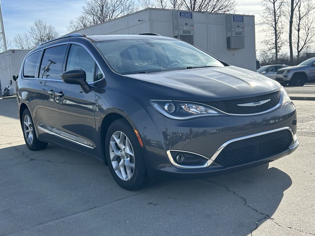 2017 Chrysler Pacifica Touring L Plus Crestwood KY
