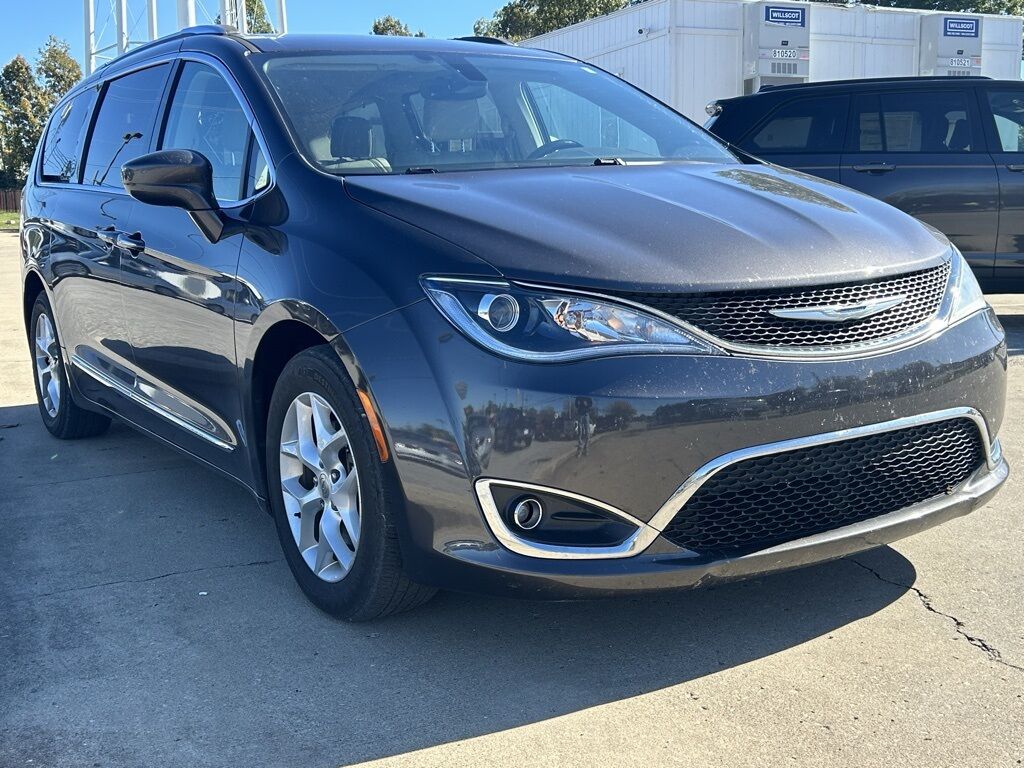 2017 Chrysler Pacifica Touring L Plus Crestwood KY