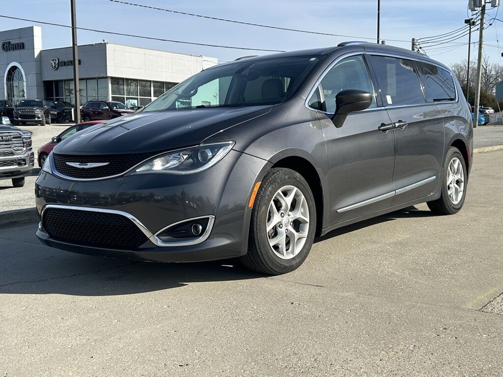 2017 Chrysler Pacifica Touring L Plus