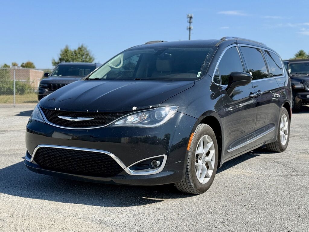 2017 Chrysler Pacifica Touring L Plus Crestwood KY