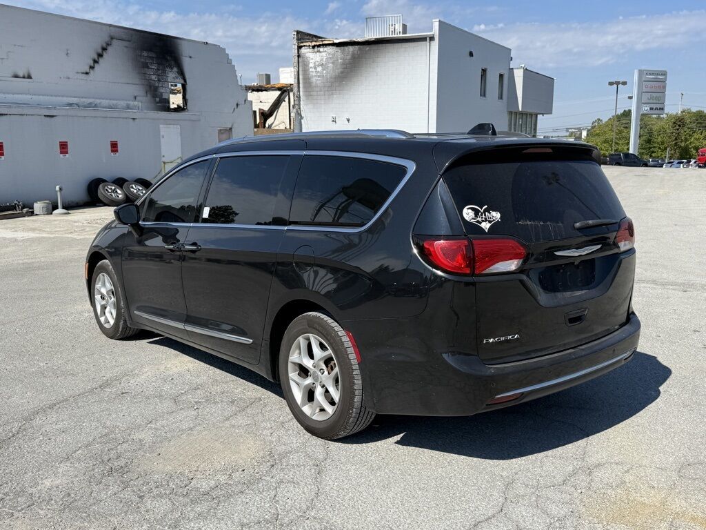 2017 Chrysler Pacifica Touring L Plus Crestwood KY