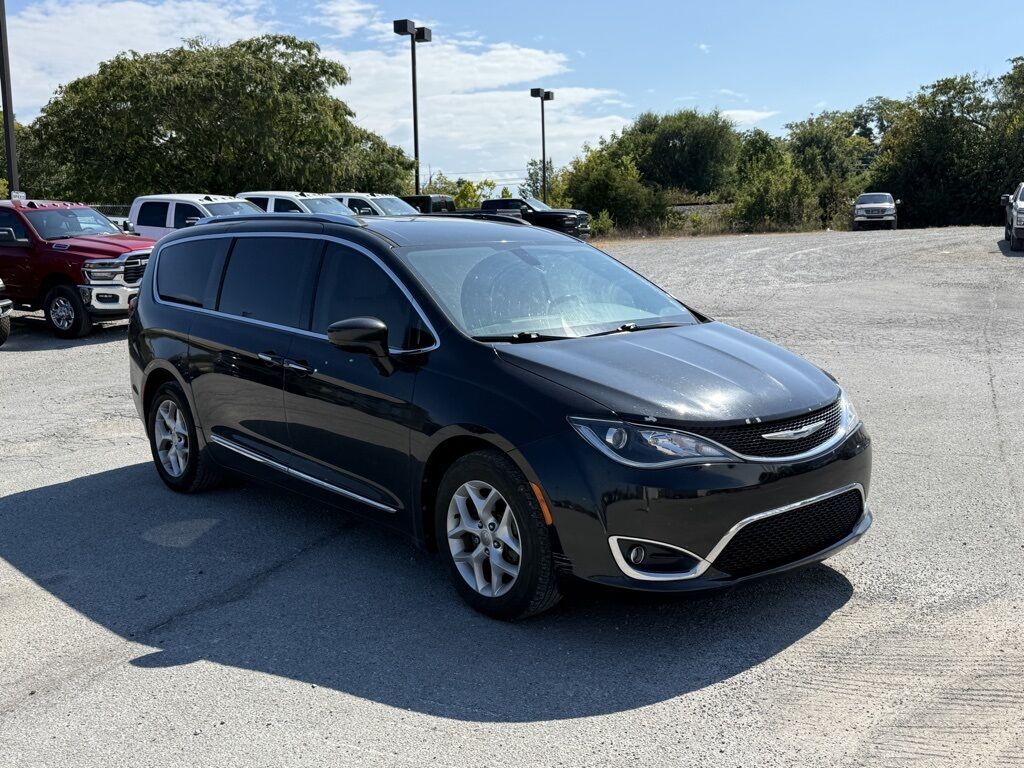 2017 Chrysler Pacifica Touring L Plus Crestwood KY