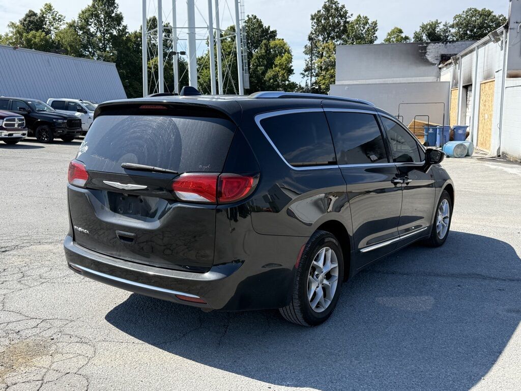 2017 Chrysler Pacifica Touring L Plus Crestwood KY