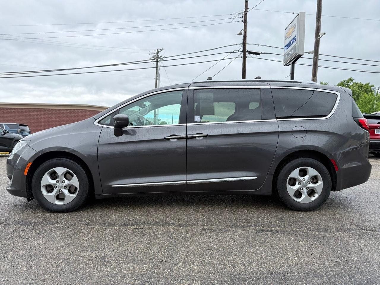 2017 Chrysler Pacifica Touring L Plus