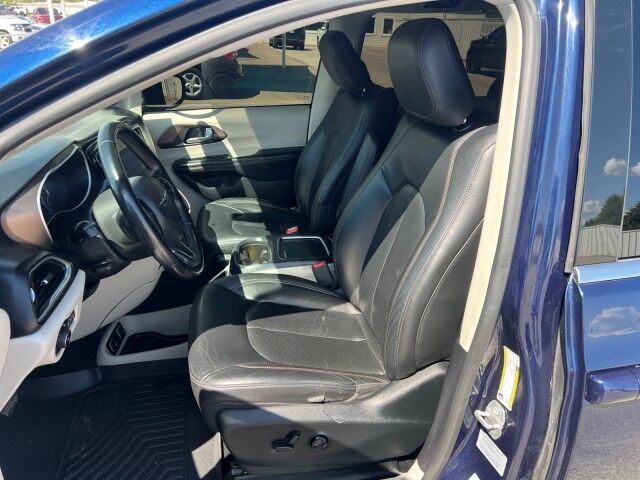 2017 Chrysler Pacifica Touring-L Plus Gainesville TX