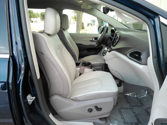 2017 Chrysler Pacifica Touring-L Plus Plano TX