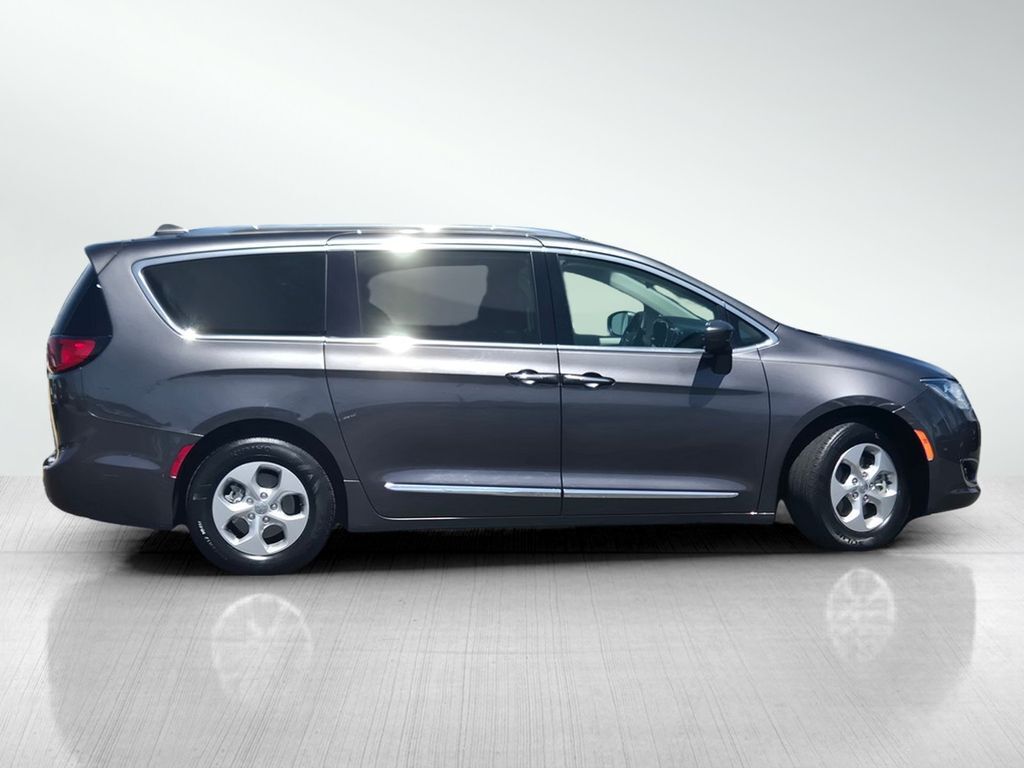 2017 Chrysler Pacifica Touring L Plus