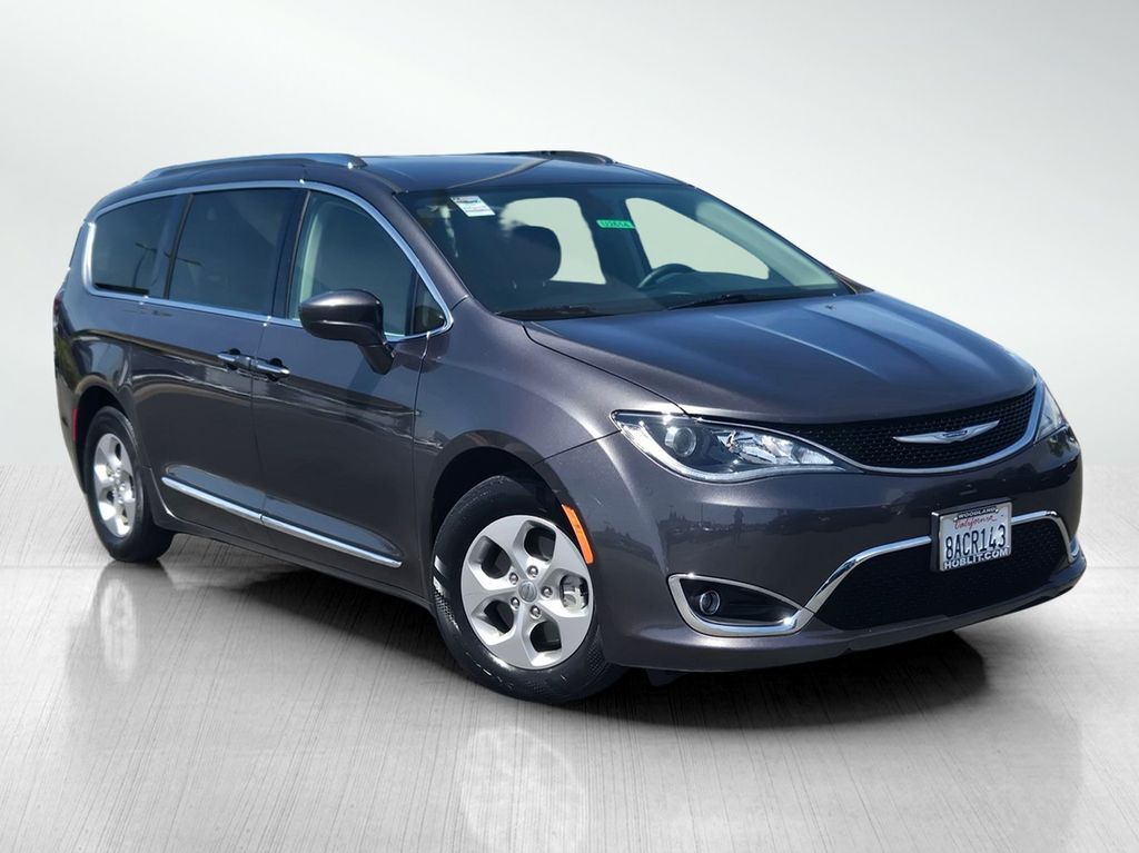 2017 Chrysler Pacifica Touring L Plus