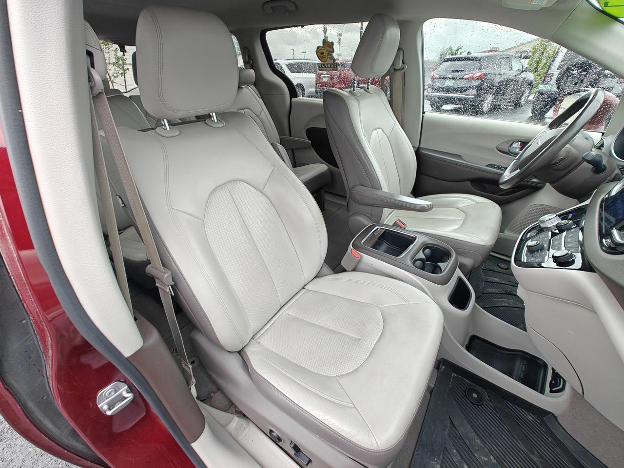 2017 Chrysler Pacifica Touring-L Plus Hayden ID