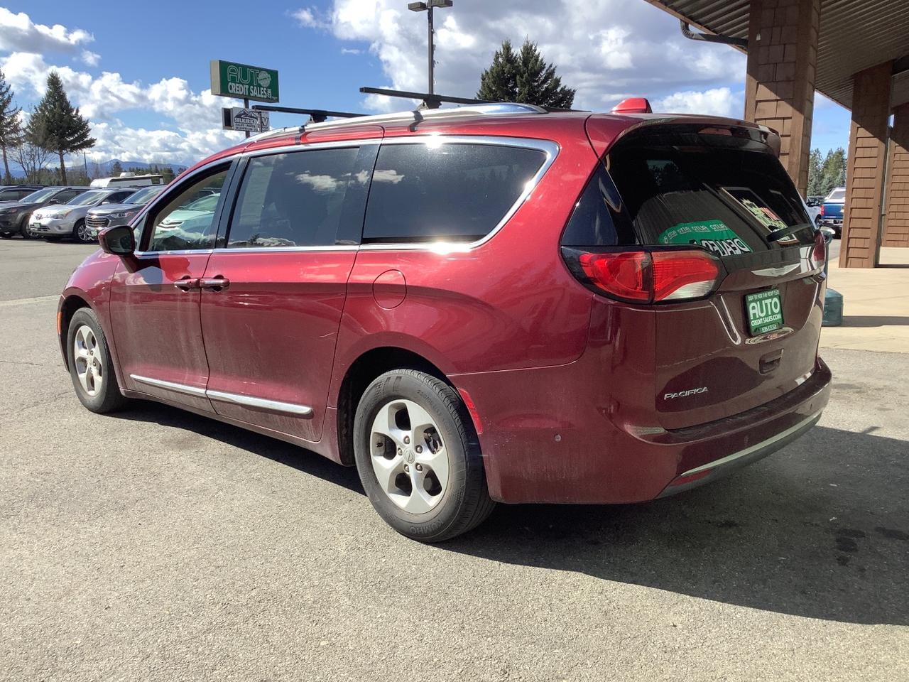 2017 Chrysler Pacifica Touring-L Plus