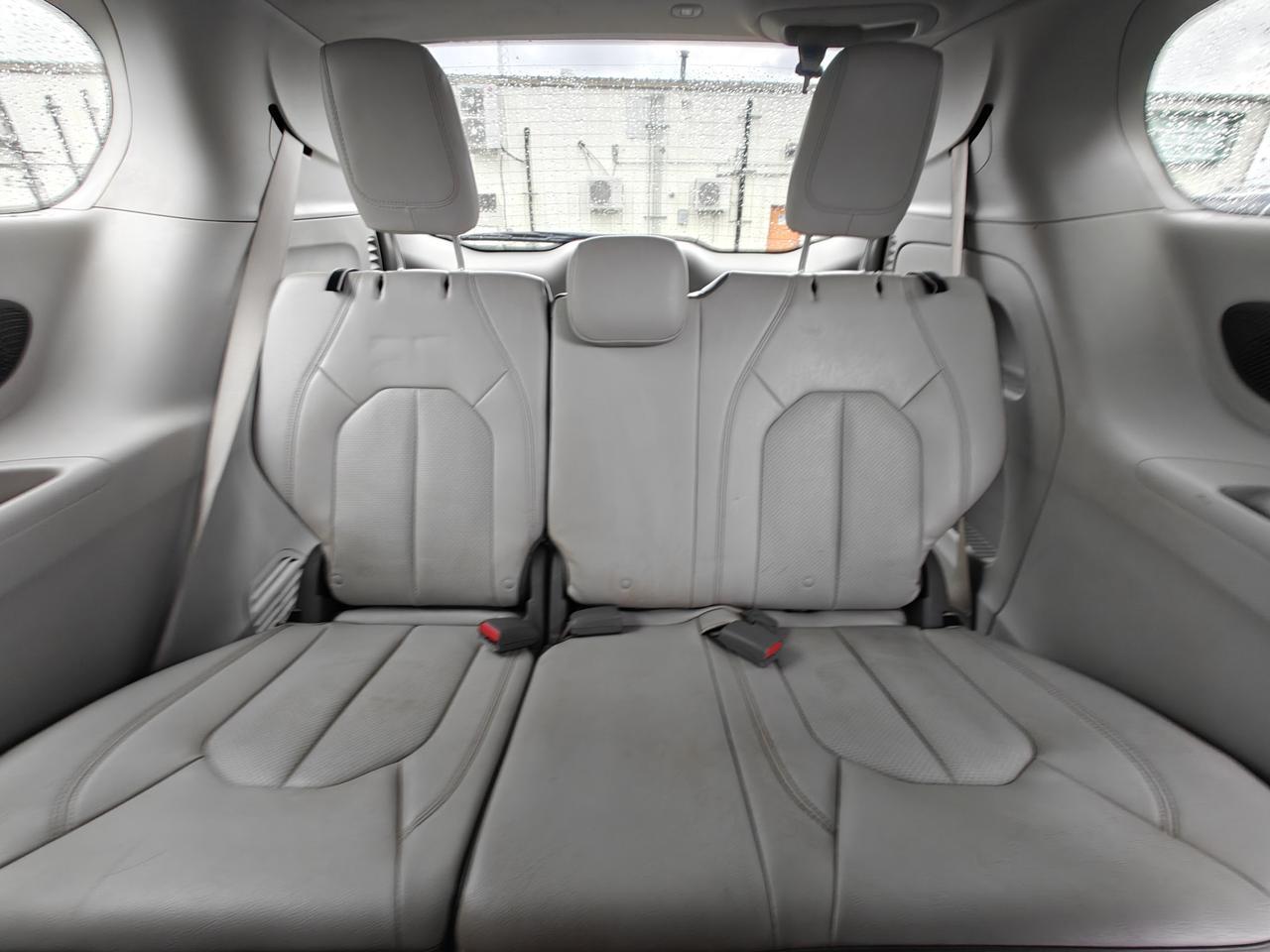 2017 Chrysler Pacifica Touring-L Plus Hayden ID