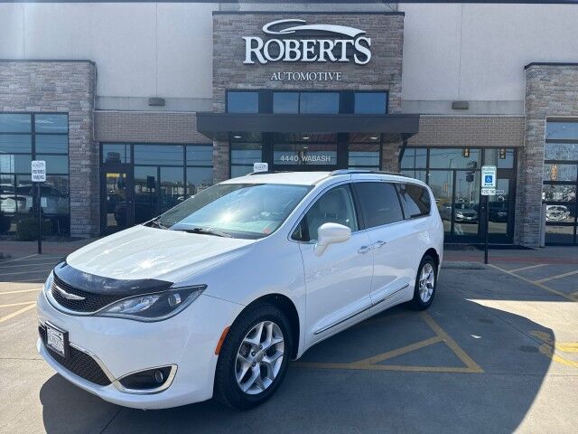 2017 Chrysler Pacifica Touring-L Plus