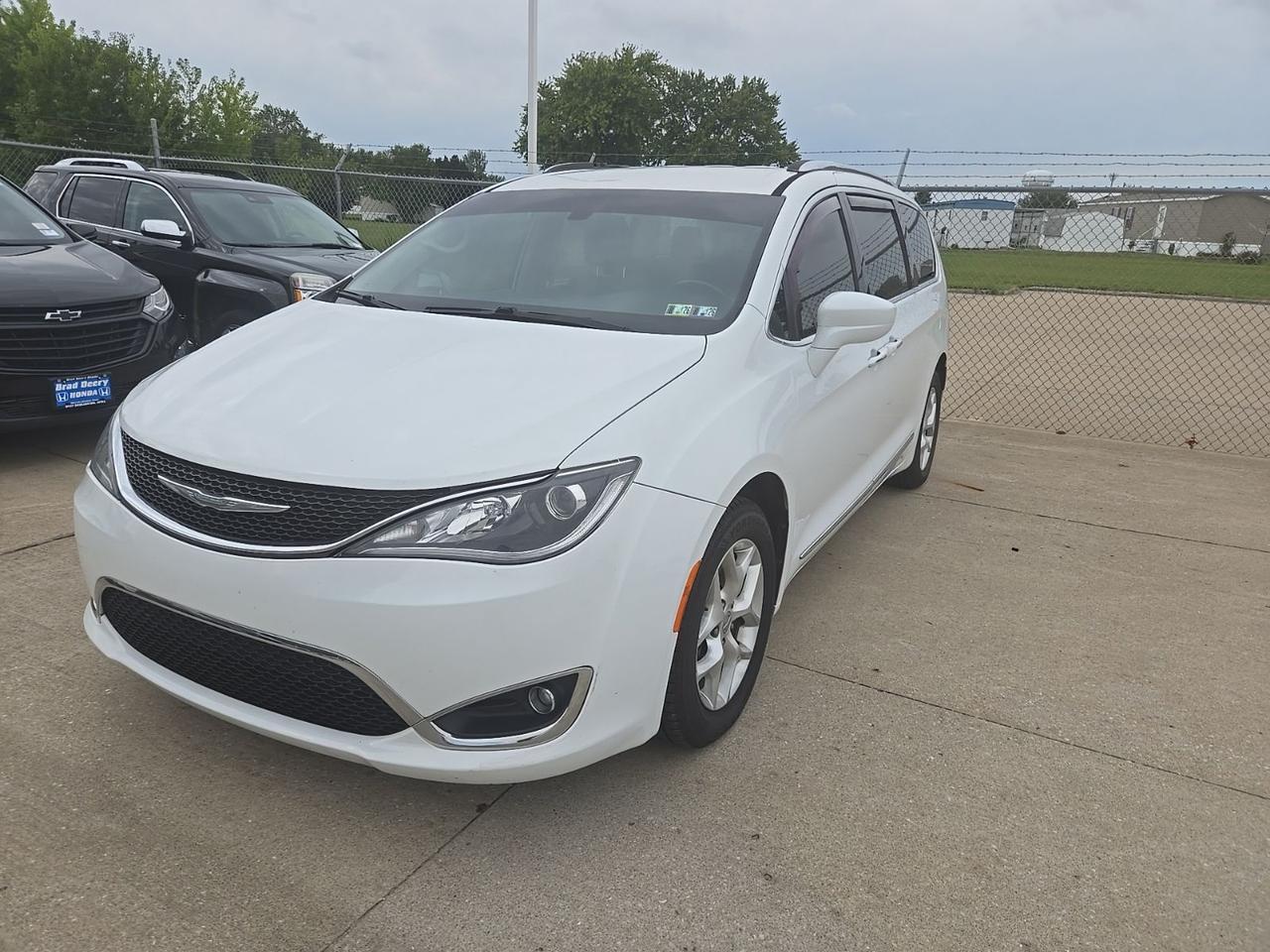 2017 Chrysler Pacifica Touring L Plus