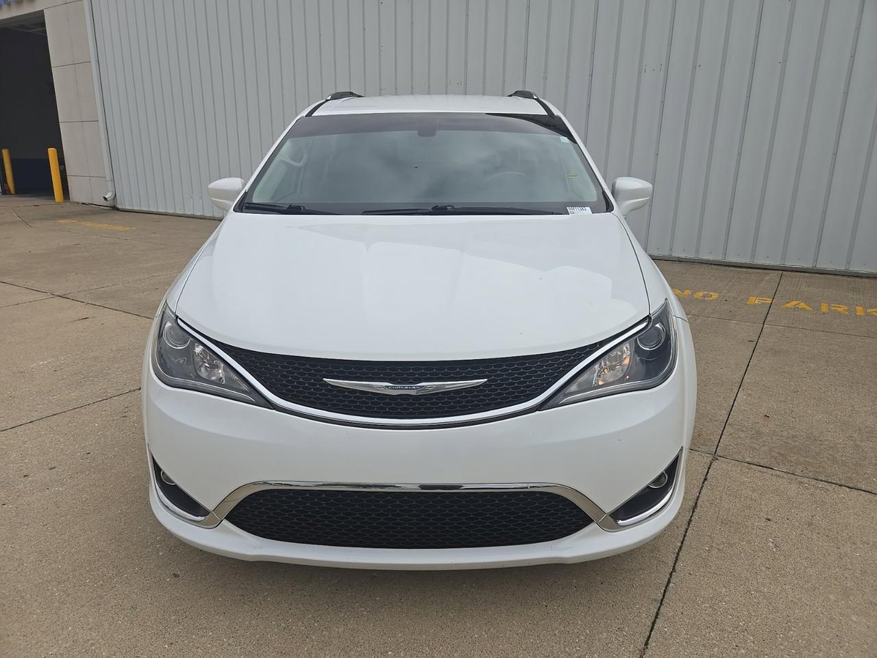2017 Chrysler Pacifica Touring L Plus