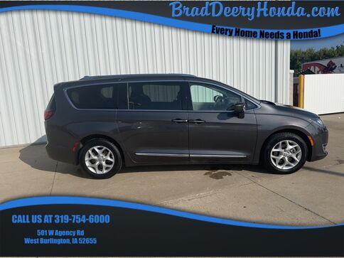 2017_Chrysler_Pacifica_Touring L Plus_ West Burlington IA